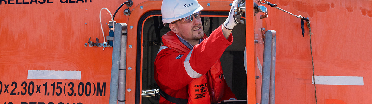 Lifeboats Service 402