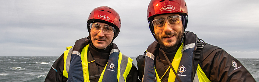 offshore workers in curvitec lifejackets